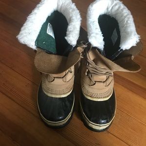 SOREL CARIBOU LEATHER & FAUX FUR LACE UP BOOTS